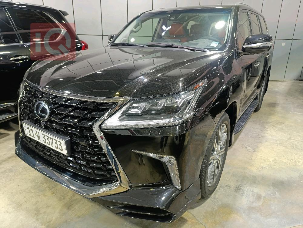 Lexus LX